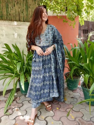 Blue Nayra Cut Style Cotton Kurti Pant Dupatta Set Indian Embroidered Salwar Kameez Suit