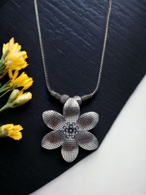 Unique Flower Style Pendant Necklace German Silver Plated Oxidized Chain Pendant for Girls