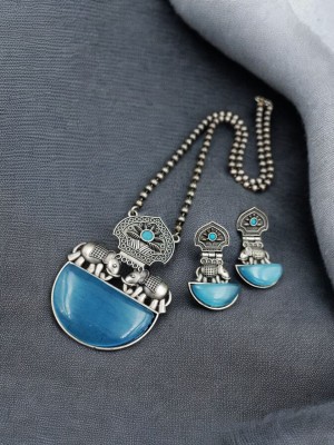 Traditional Indian Elephant Designer Oxidized Silver Monalisa Stone Pendant Necklace with Matching Earrings