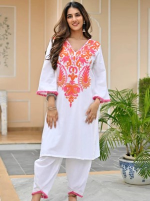 Saheli White Color Embroidered V-Neck Latest Ethnic Salwar Kameez Kurti Pant Set